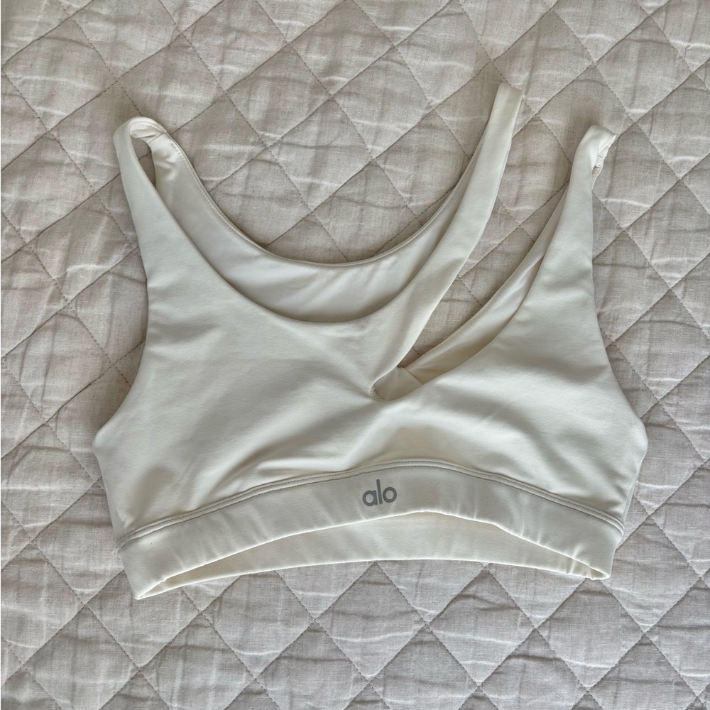 ALO Yoga Ivory/Cream Sports Bra